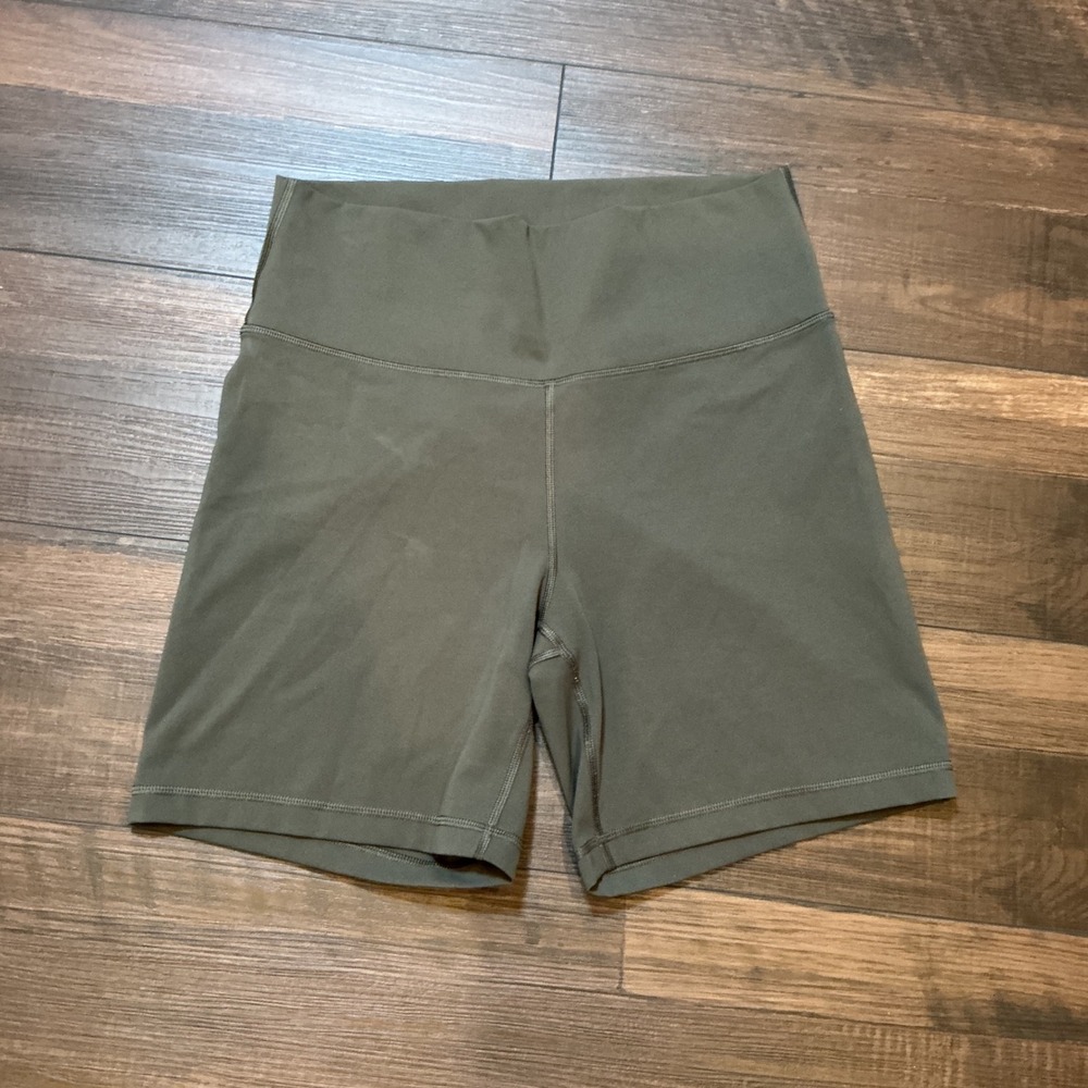 Tna Aritzia High Rise Biker Shorts Olive Green Active Workout Size L Athleisure